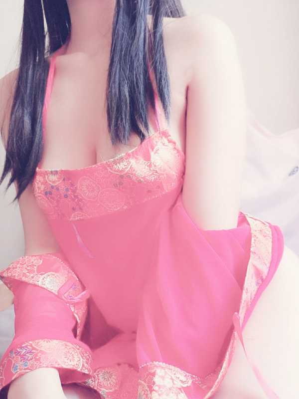 私人玩物 17.09.28 红肚兜 [33P+5V/392M]