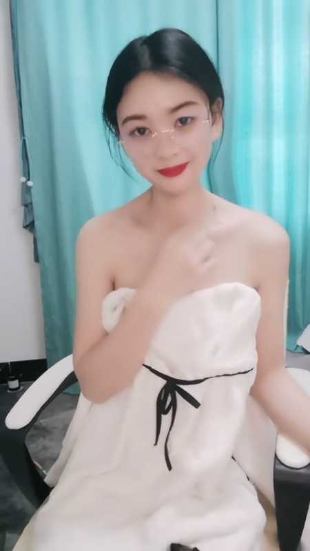 半糖金丝框眼镜气质御姐 浪漫蕾丝 [1V/3.67G]