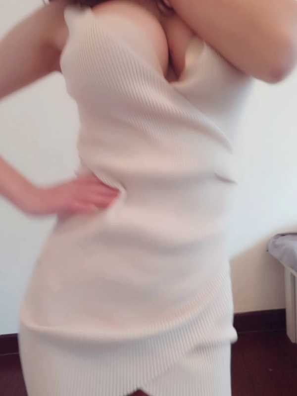 麻酥酥哟 米白连衣裙 [1V/359M]