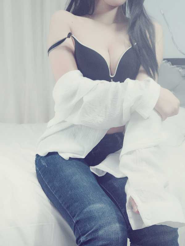 私人玩物 包臀牛仔裤 [18P+10V/1.14G]