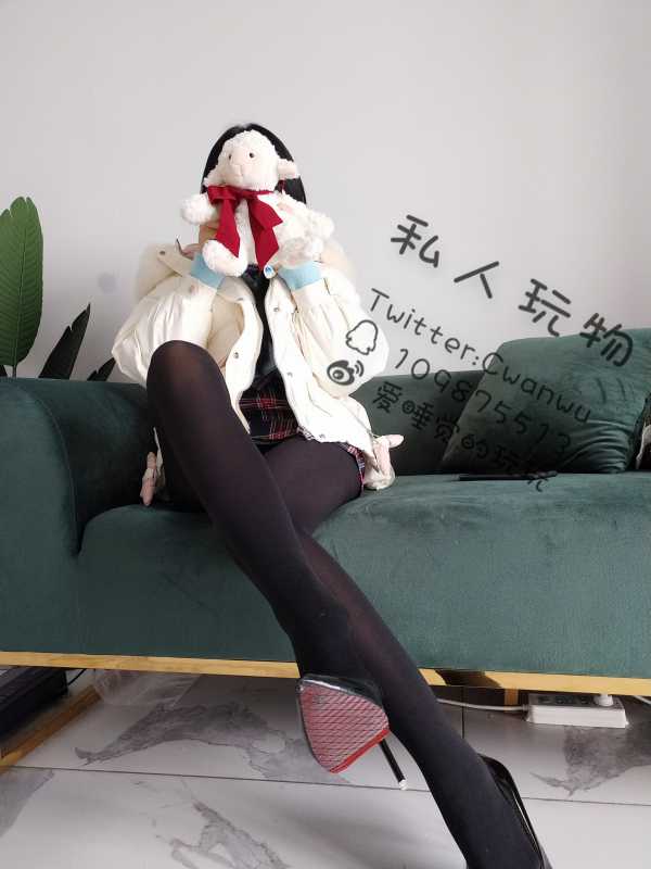 私人玩物 恶魔兔头JK(格栅制服)视频补充版 [3V/846M]