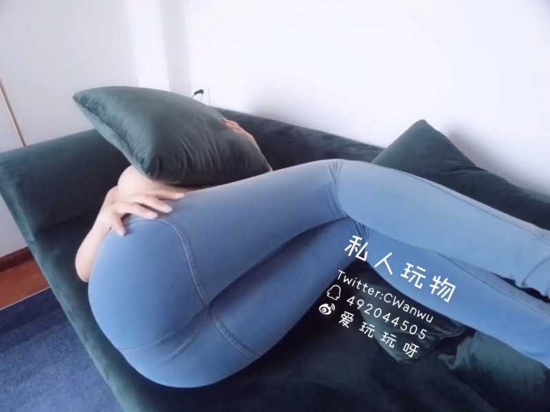 私人玩物 高价私人定制紧身裤御姐 [2V/792M]