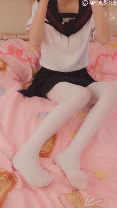 萌白酱 (一口幼桃) 早期作品合集1 [31V/769M]