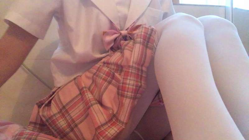 萌白酱 (一口幼桃) 粉色jk制服 [1V/547M]