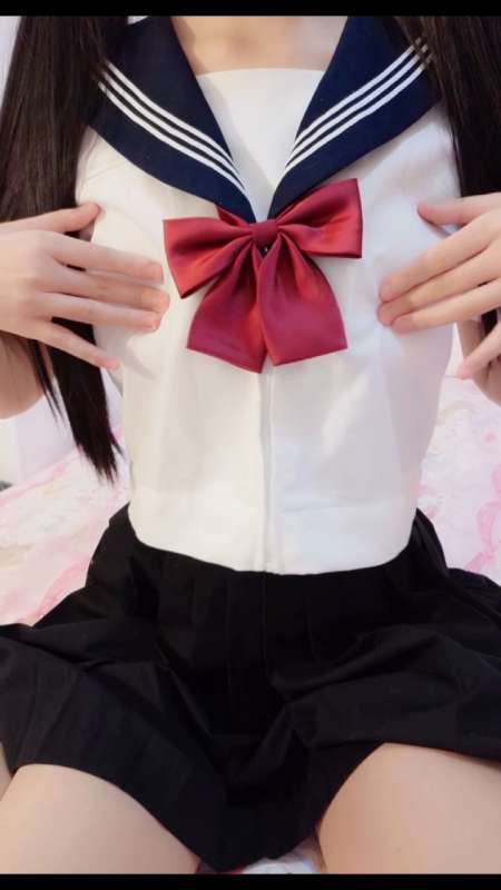 萌白酱 (一口幼桃) 水手服 [2V/1.65G]