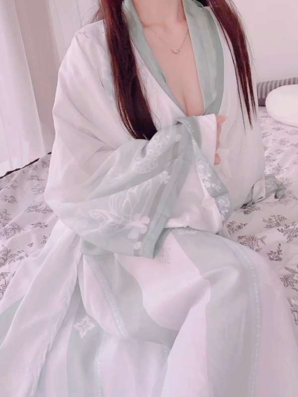 芋圆呀呀 青色汉服 [1V/730M]