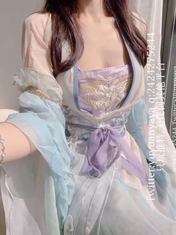 芋圆呀呀 汉服粉紫裙 [1V/183M]