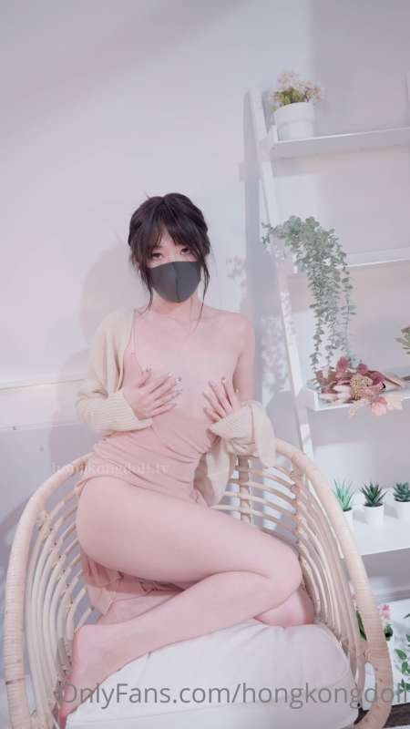 HongKongDoll(玩偶姐姐)   私信1120 [1V/182M]