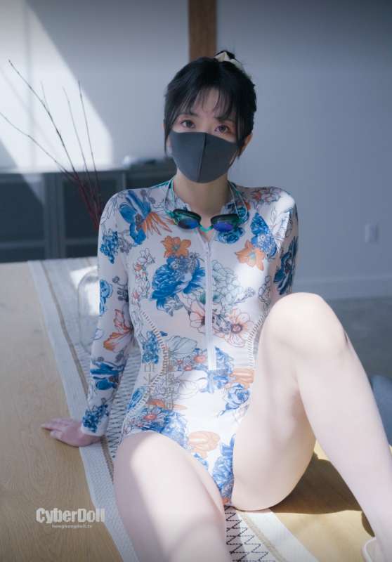 HongKongDoll(玩偶姐姐) 冲浪少女的碎碎念 [11P+4V/1.85G]