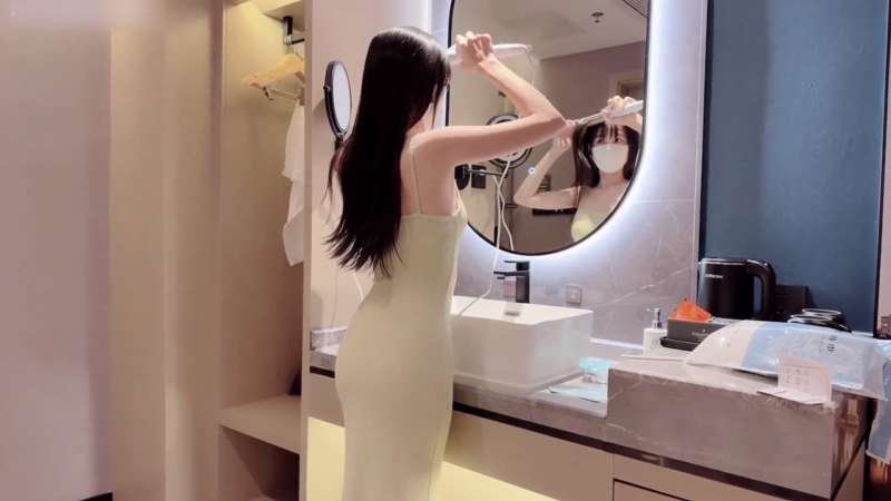 粉色情人 高颜值白虎 [1V/1.53G]