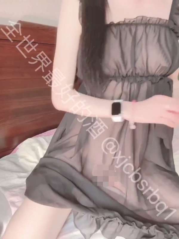 全世界最好的酒 黑色睡裙+高跟足 [2V/262M]