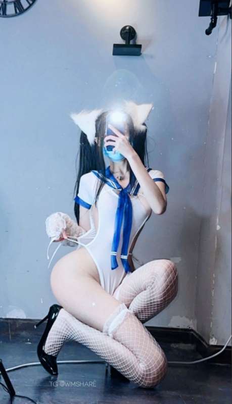 百万粉网红小艾根本吃不饱定制作 [1277P/766M]