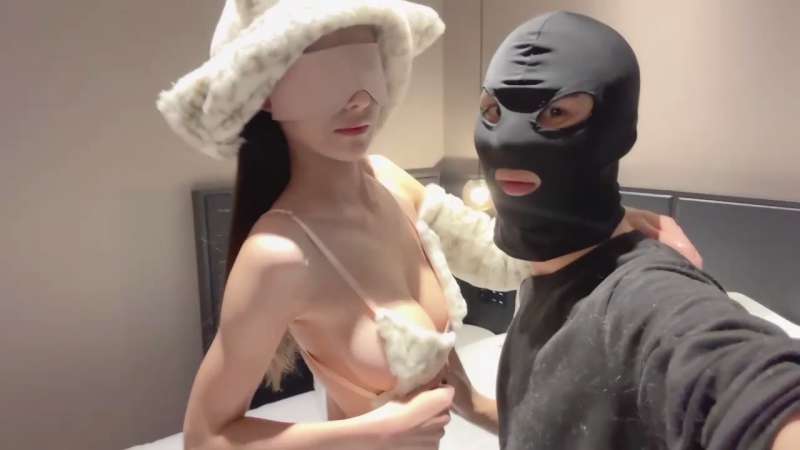 萌妹白虎网红水冰月剧情片合集 [4V/1.71G]