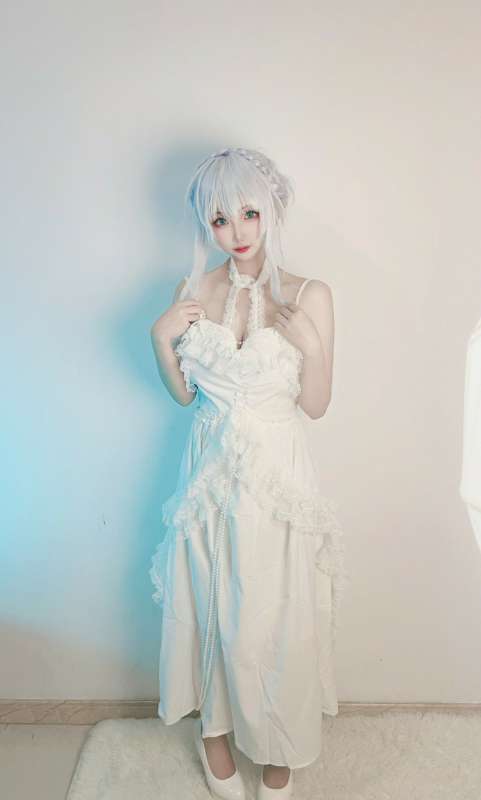 巨胸网红筱田甜雪女未亡人 [145P+18V/316M]