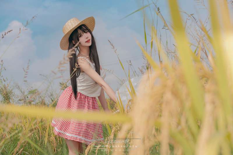 极品网红黏黏团子兔(咬一口兔娘)一月订阅作合集 [329P+5V/1.67G]