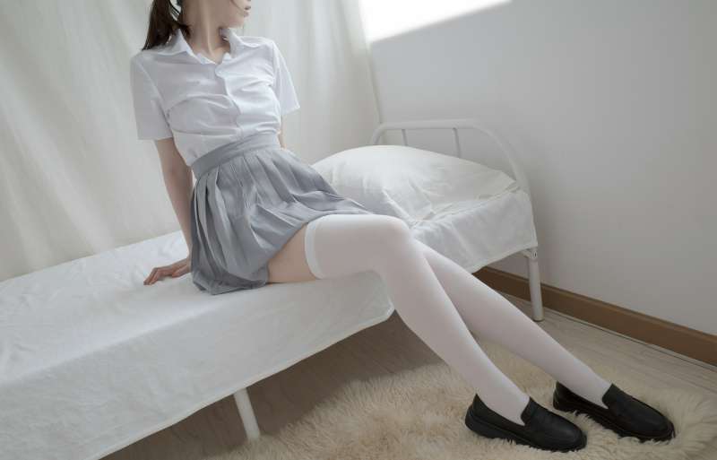 森萝财团小糕定制少女香蕉play [166P+1V/2.32G]