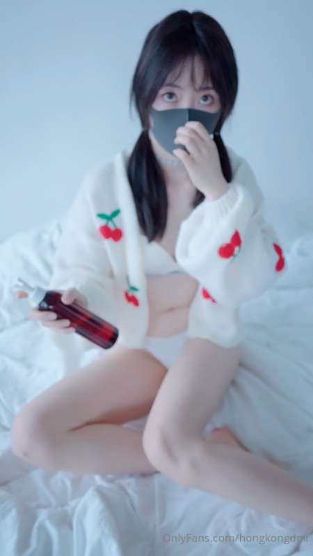 女神玩偶姐姐HongKongDoll四月订阅合集 [4V/1.25G]