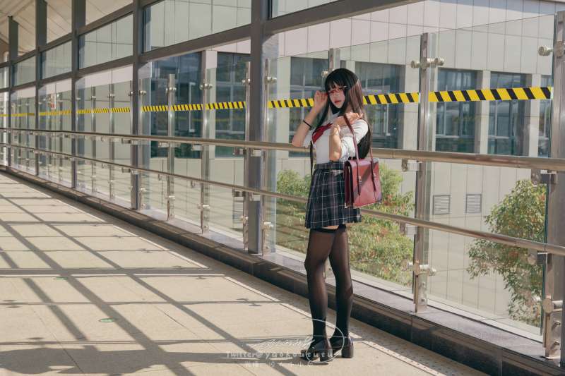 极品网红黏黏团子兔(咬一口兔娘)十二月订阅作合集 [196P+3V/2.83G]