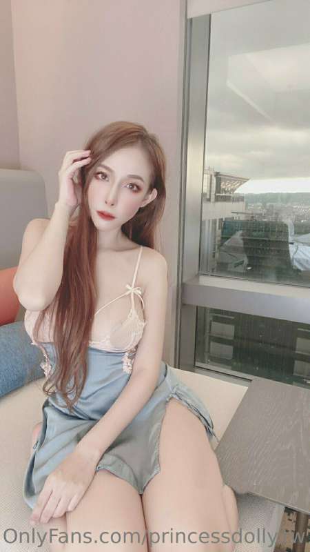 Princessdolly onlyfans作品合集 [79P+20V/442M]