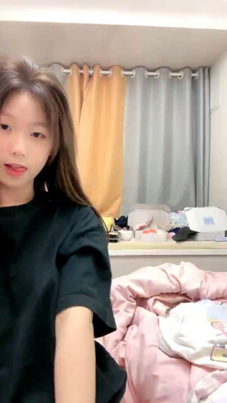 单眼皮校花小初直播合集 [3V/1.44G]