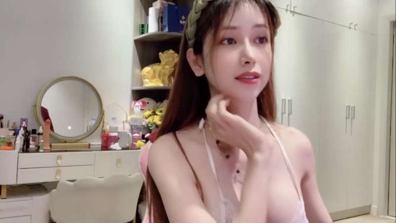 清纯高颜值女神anna102直播第三期 [1V/113M]