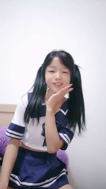 双马尾可爱妹子湿湿直播合集 [5V/2.03G]