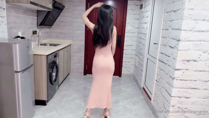 极品网红粉色情人新作晚礼服 [2V/435M]