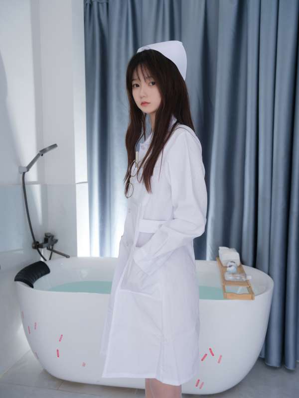 少女秩序新作小恩护士装 [224P+1V/1.48G]