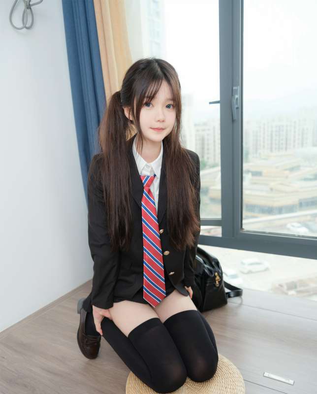 紧急企划小恩定制户外黑丝 [96P+1V/2.65G]