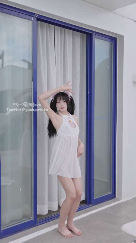 极品网红黏黏团子兔(咬一口兔娘)九月新作与里程碑奖励合集 [47V/1.77G]