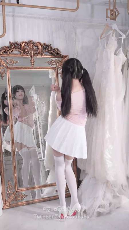 极品网红黏黏团子兔(咬一口兔娘)九月新作与里程碑奖励合集 [47V/1.77G]