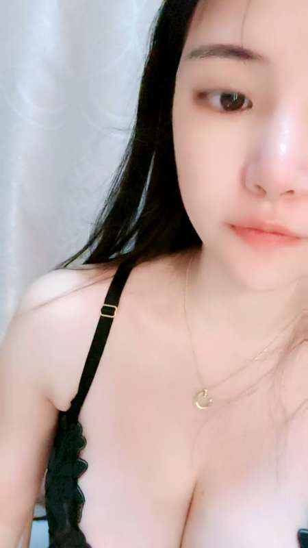 高颜值巨胸温柔小护士岗位上的直播第二期 [5V/2.06G]