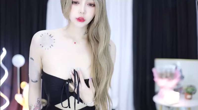 CC高颜值清纯女神朱朱定制舞蹈 [2V/349M]