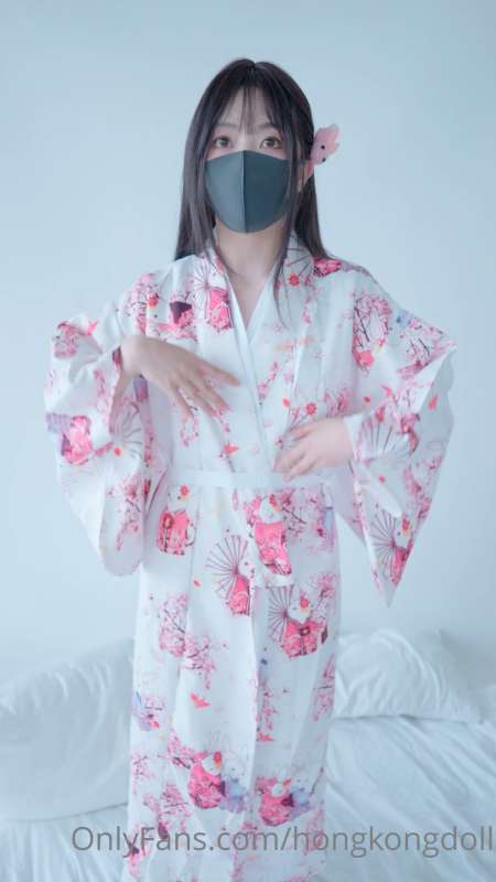 女神玩偶姐姐HongKongDoll八月上旬最新作合集 [3P+3V/1.51G]