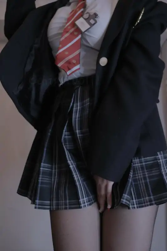 极品网红吃葡萄不吐桃私拍视图合集 [259P+124V/564M]