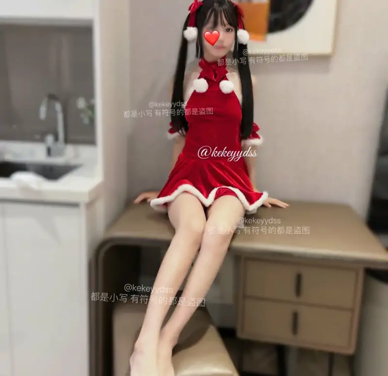 网红美少女kekeyyds视图合集 [127P+21V/254M]