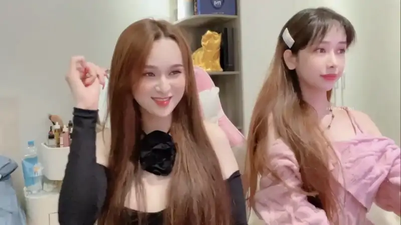 清纯高颜值女神anna102直播合集第二期 [4V/1.82G]