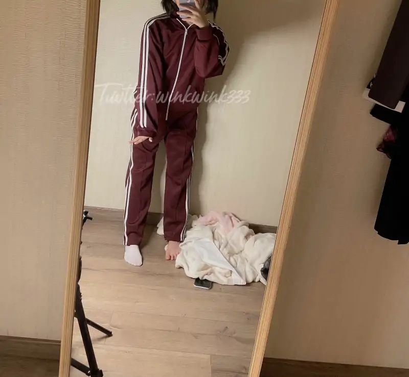 推特小姐姐wink是可爱的wink红色运动服 [42P+1V/332M]