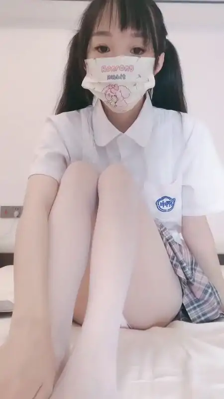 双马尾主播小野萝莉酱尺度秀 [5V/2.76G]