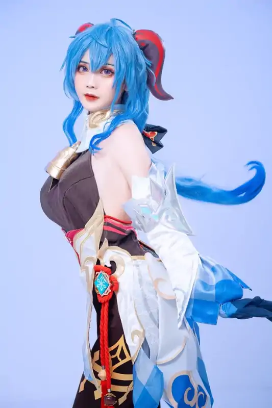 Hiino雪月(hiino_cosplay) 5套合集下载 [104P/321.99MB]