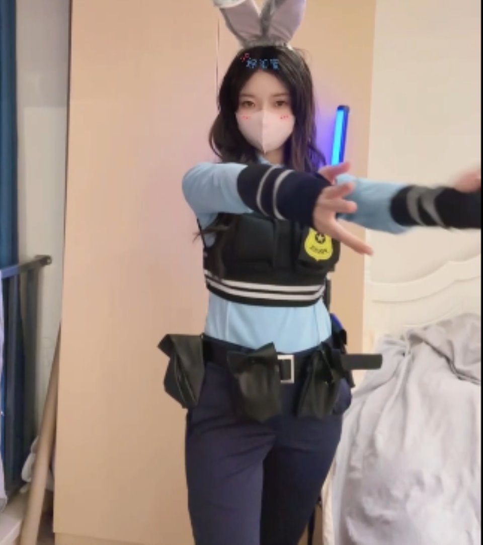 小幼鱼 合集下载 [80V/6.48G]