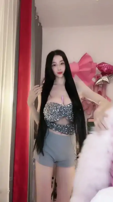 D音极品爆胸网红咩咩性感热舞合集 [25V/1.16G]