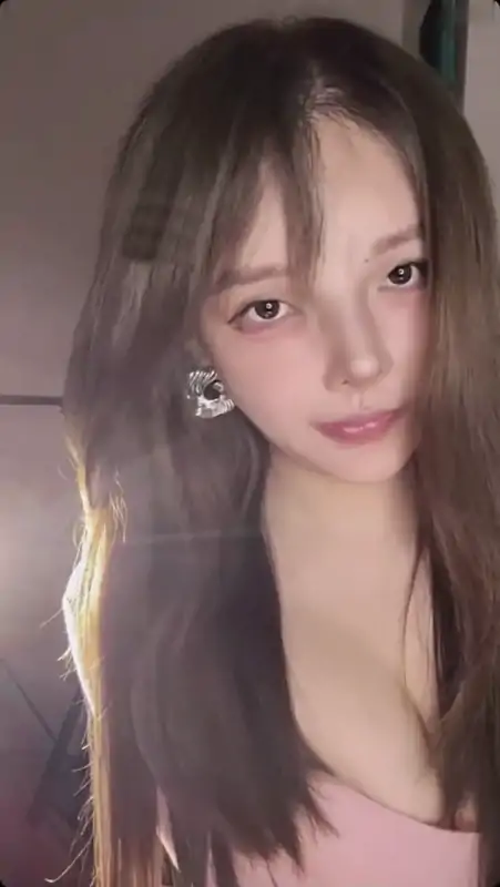 秀人翘臀美女唐泽雪七月直播视频 [1V/1.71G]