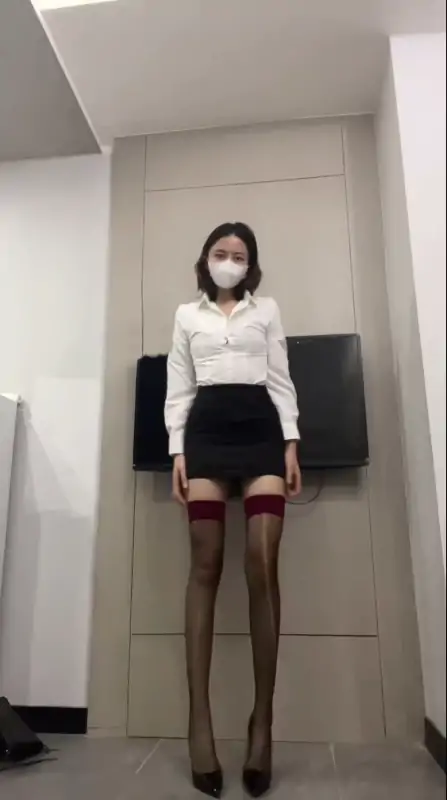 小西西(yigexiaoxixi) 合集下载 [21P+248V/11.45GB]