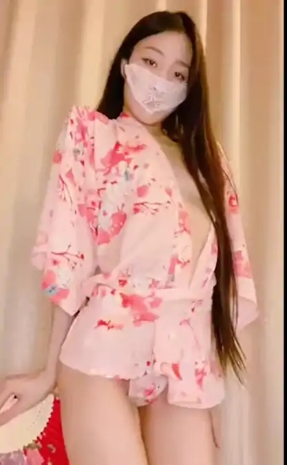 极品网红主播八月未央三月末新作合集 [8V/2.54G]