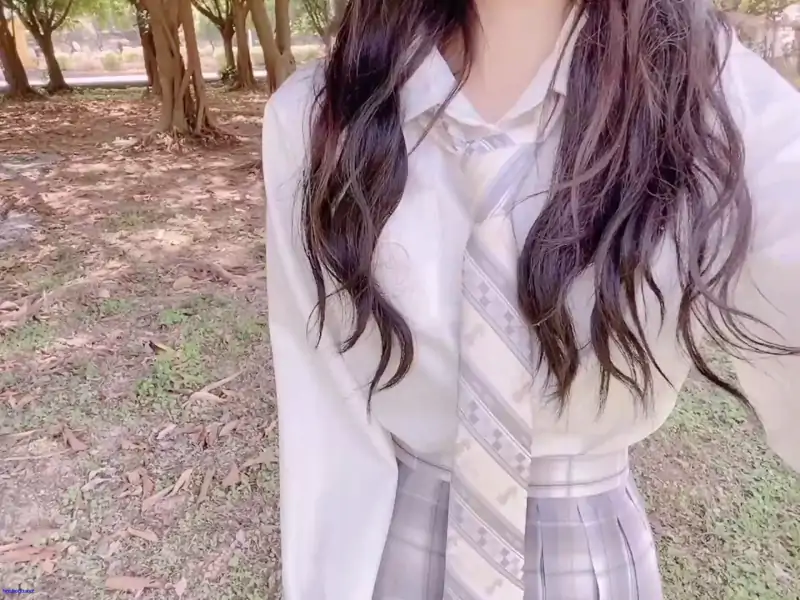 极品大胸网红芋圆呀呀刻晴与JK [2V/682M]