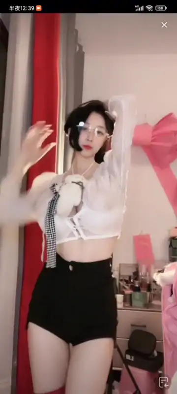 D音极品爆胸网红咩咩性感热舞合集 [25V/1.16G]