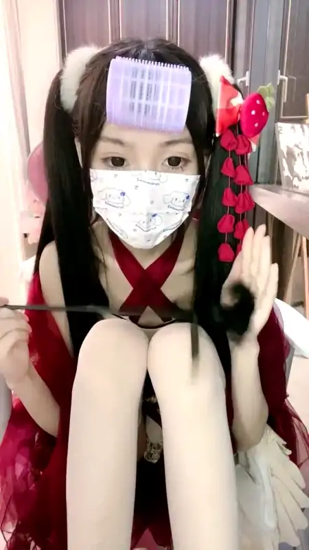 清纯系萝莉黎酱不爱吃青菜尺度秀第二期 [6V/2.76G]