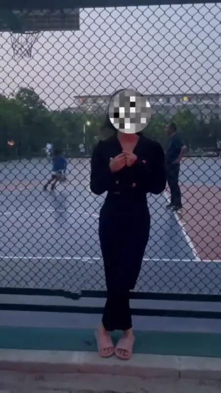 极品露出系网红linlin(林林)视图合集 [21P+16V/527M]