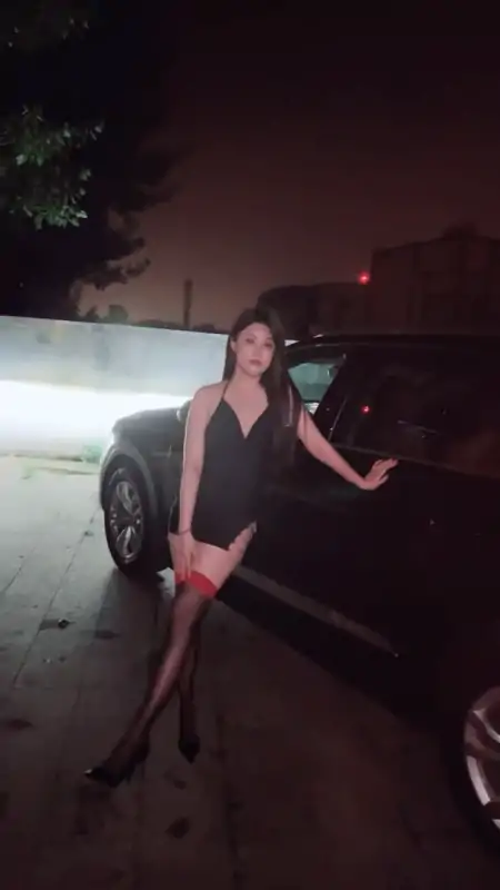 白富美气质女神夕夕夕颜的绝活展示 [3V/1.67G]